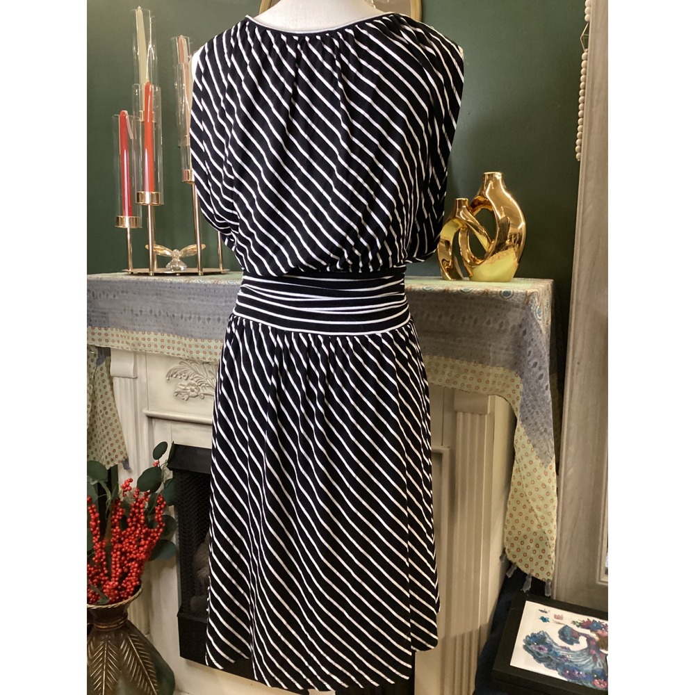 Express Black and White Striped Blouson Waist Sleeveless Dress Small 90130 - Picture 3 of 5